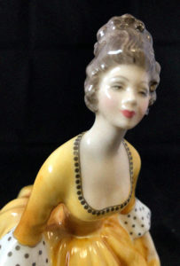 Read more about the article Royal Doulton Figurine Coralie HN 2307 England Figurine